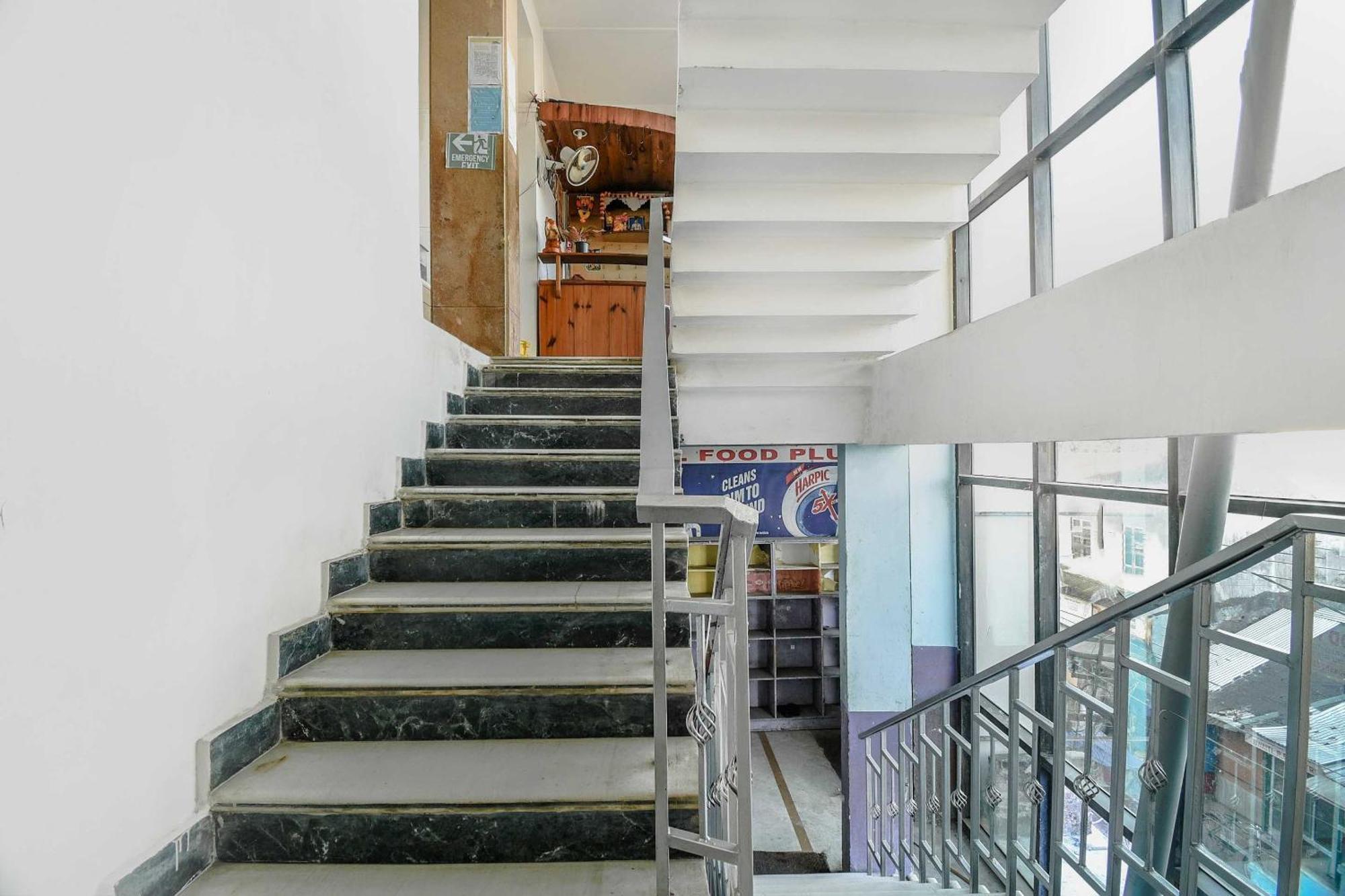 Oyo Flagship 71156 Hotel Jaybee'S Dibrugarh Esterno foto