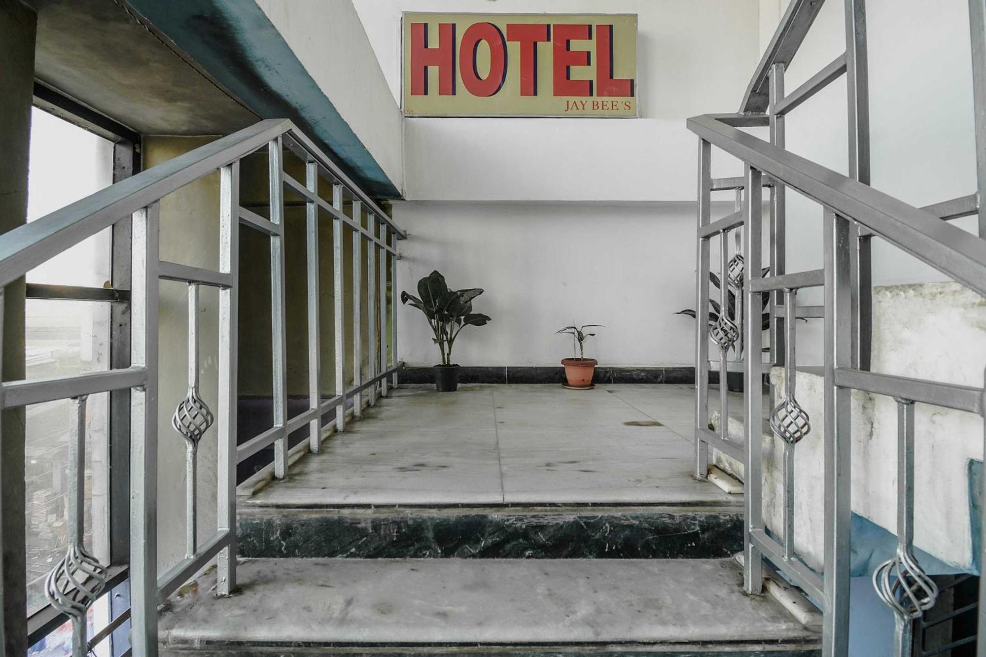 Oyo Flagship 71156 Hotel Jaybee'S Dibrugarh Esterno foto