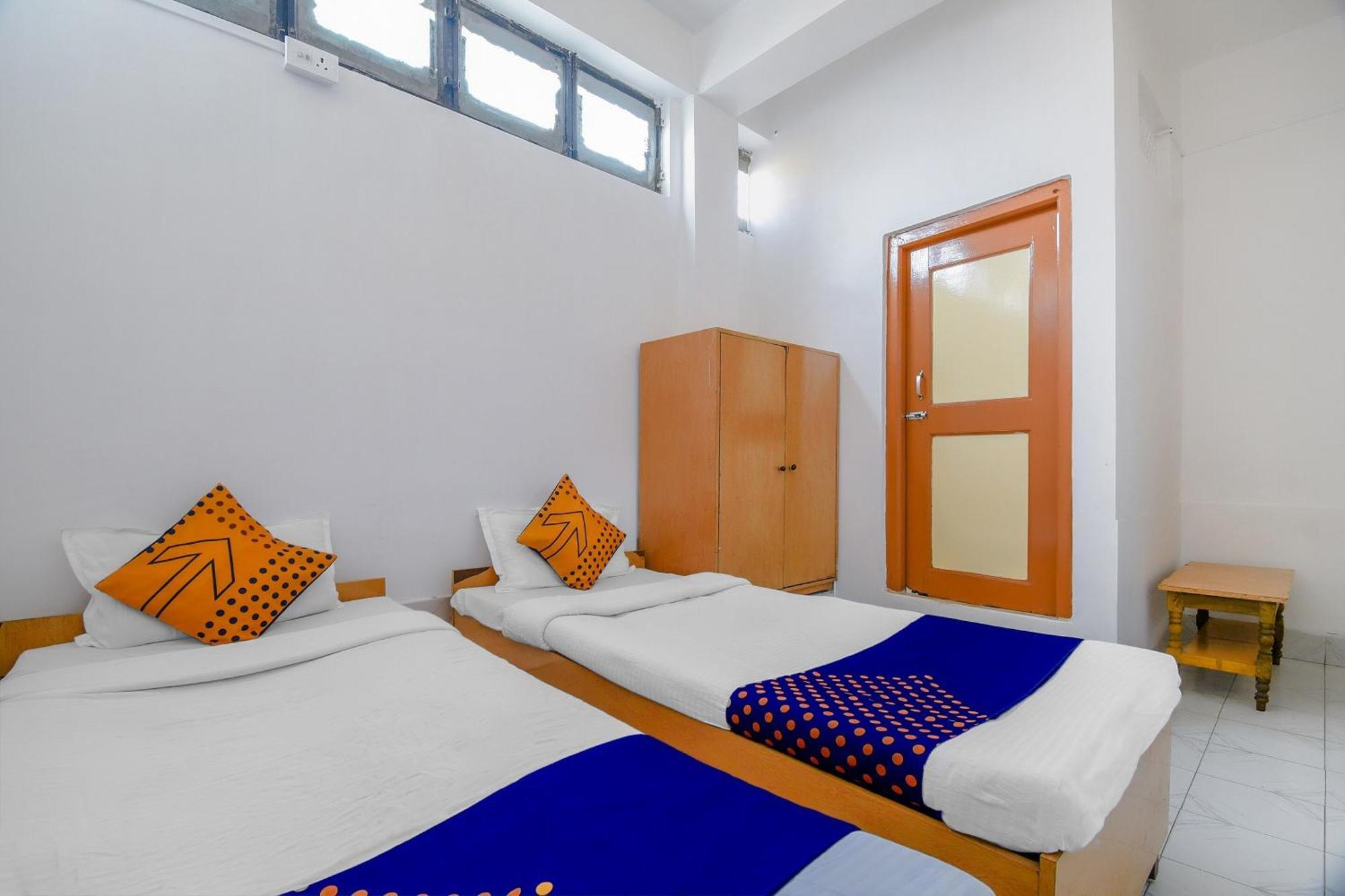 Oyo Flagship 71156 Hotel Jaybee'S Dibrugarh Esterno foto