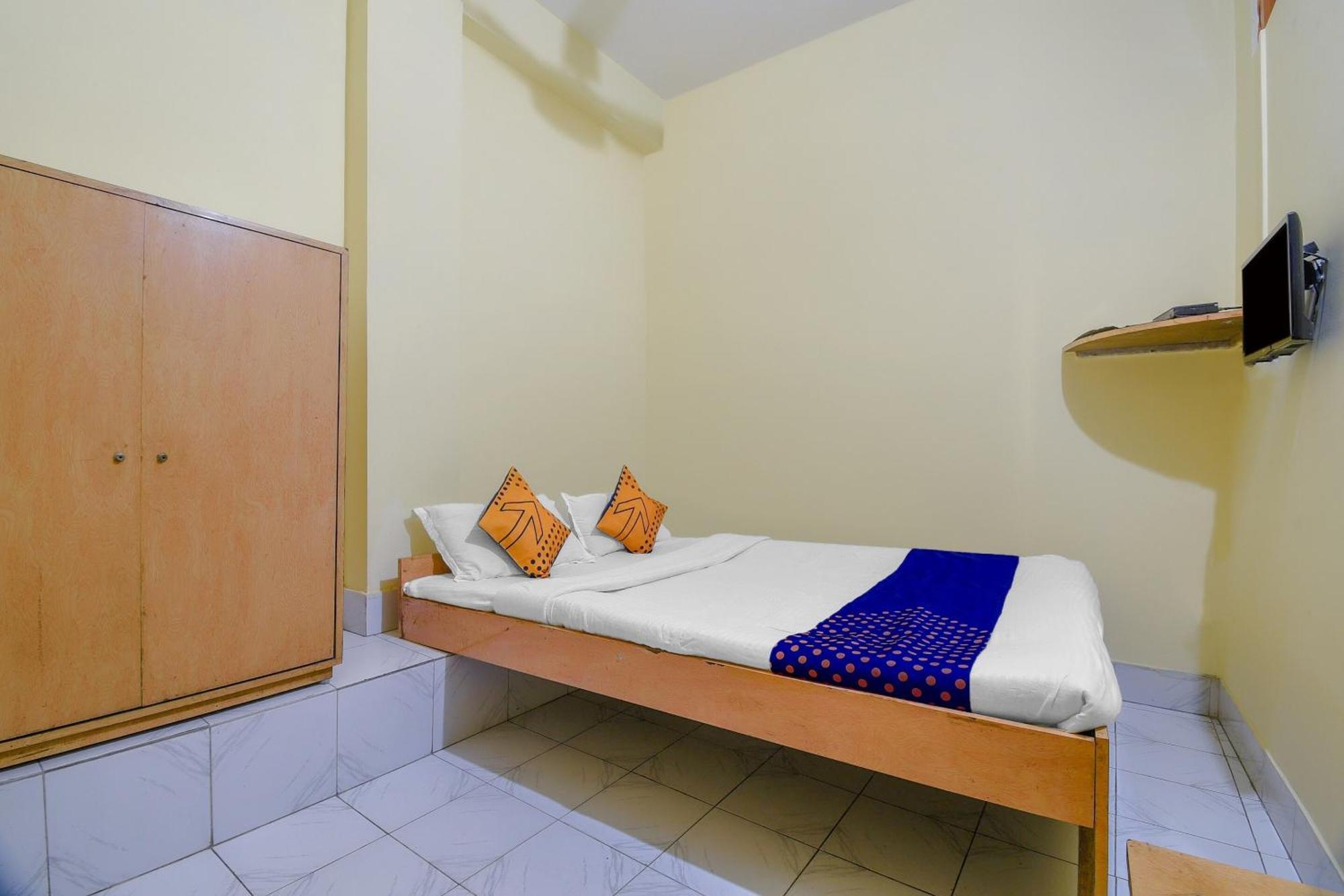Oyo Flagship 71156 Hotel Jaybee'S Dibrugarh Esterno foto