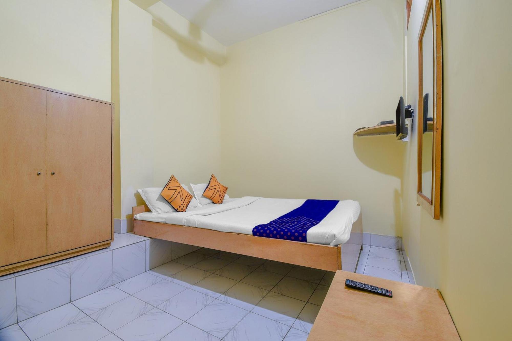 Oyo Flagship 71156 Hotel Jaybee'S Dibrugarh Esterno foto