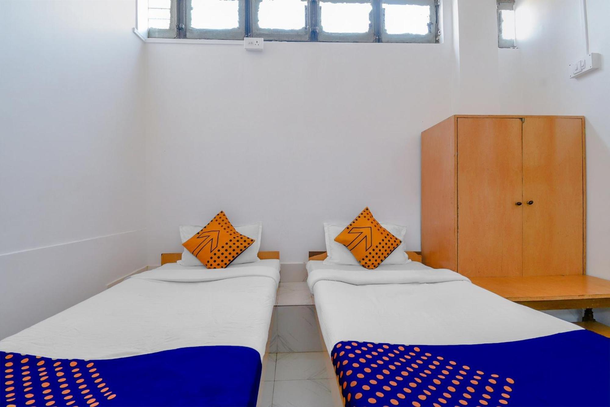 Oyo Flagship 71156 Hotel Jaybee'S Dibrugarh Esterno foto