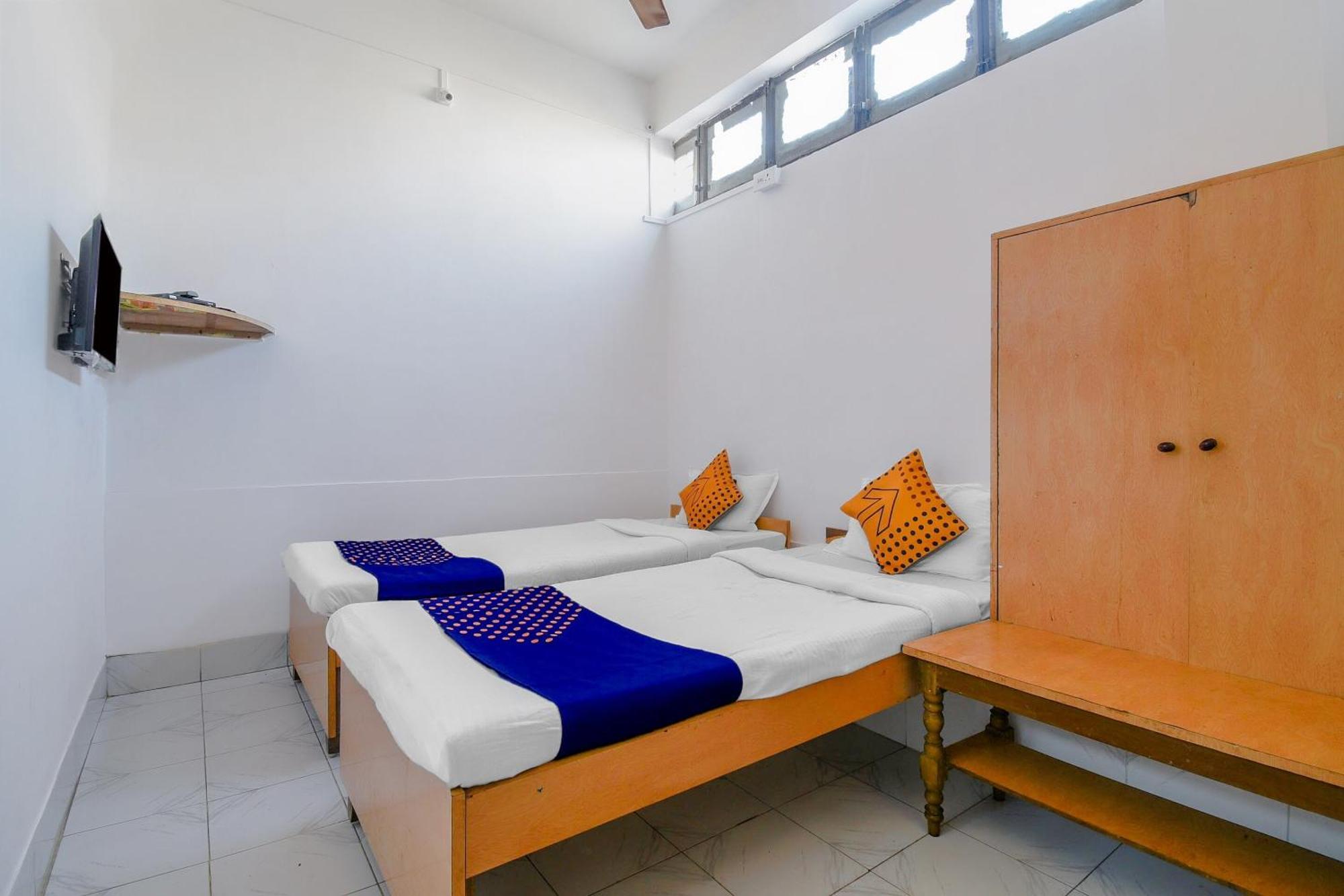 Oyo Flagship 71156 Hotel Jaybee'S Dibrugarh Esterno foto